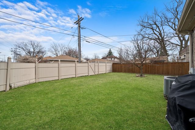 7745 KENTON Avenue, Skokie, IL 60076