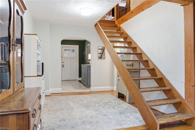 1221 Azalea CT, Norfolk, VA 23507