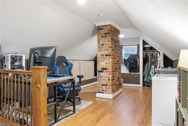 1221 Azalea CT, Norfolk, VA 23507