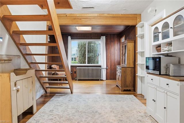 1221 Azalea CT, Norfolk, VA 23507