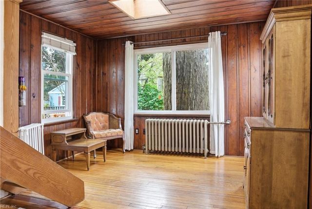 1221 Azalea CT, Norfolk, VA 23507