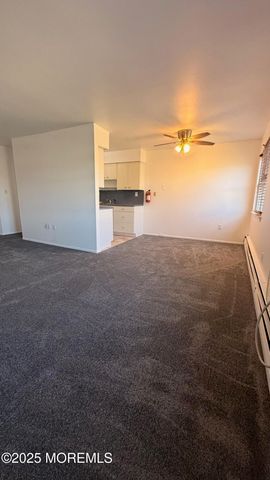 76 Manchester Court H, Freehold, NJ 07728