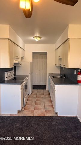 76 Manchester Court H, Freehold, NJ 07728