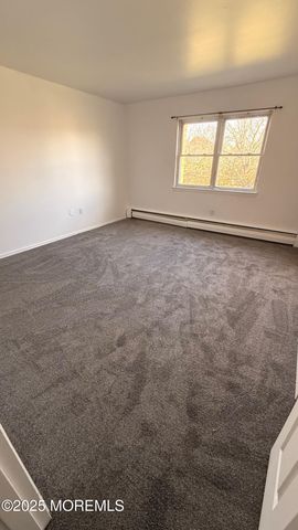 76 Manchester Court H, Freehold, NJ 07728