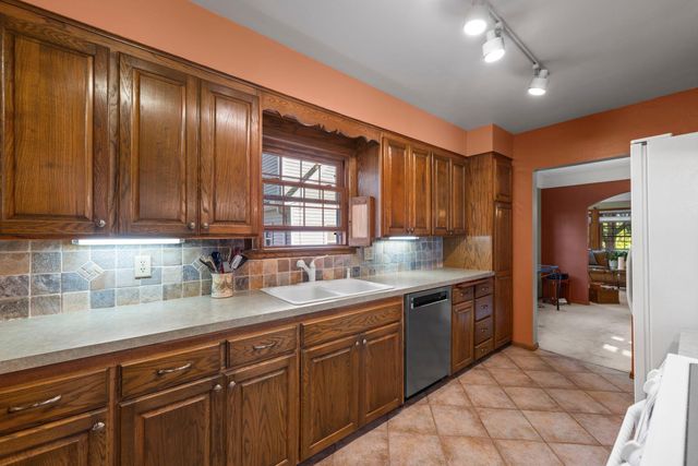 15 Belvidere Street W, Saint Paul, MN 55107