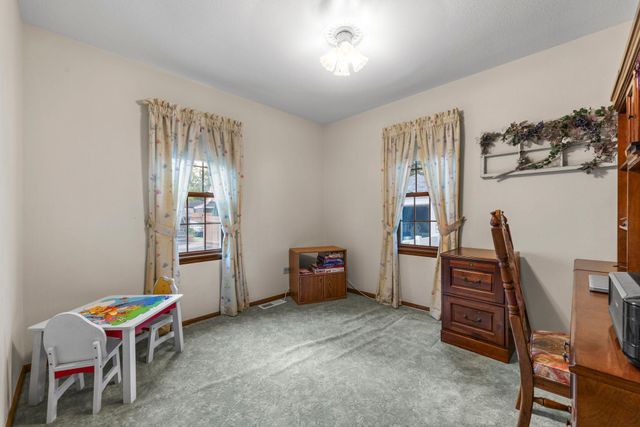 15 Belvidere Street W, Saint Paul, MN 55107