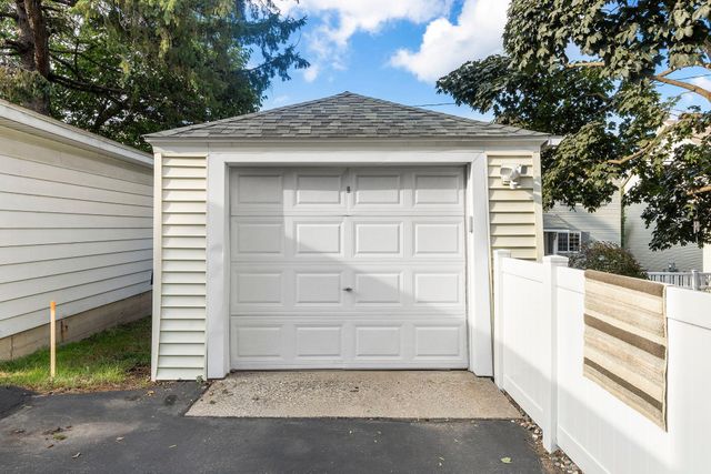 15 Belvidere Street W, Saint Paul, MN 55107