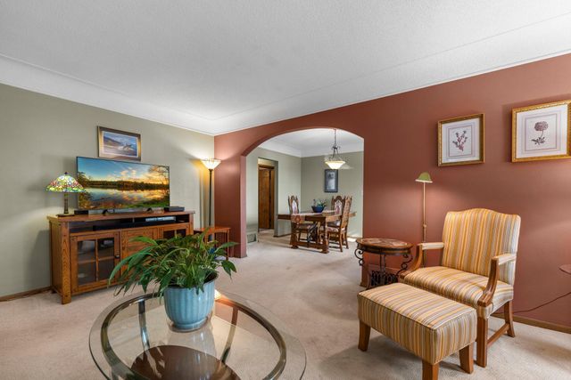 15 Belvidere Street W, Saint Paul, MN 55107