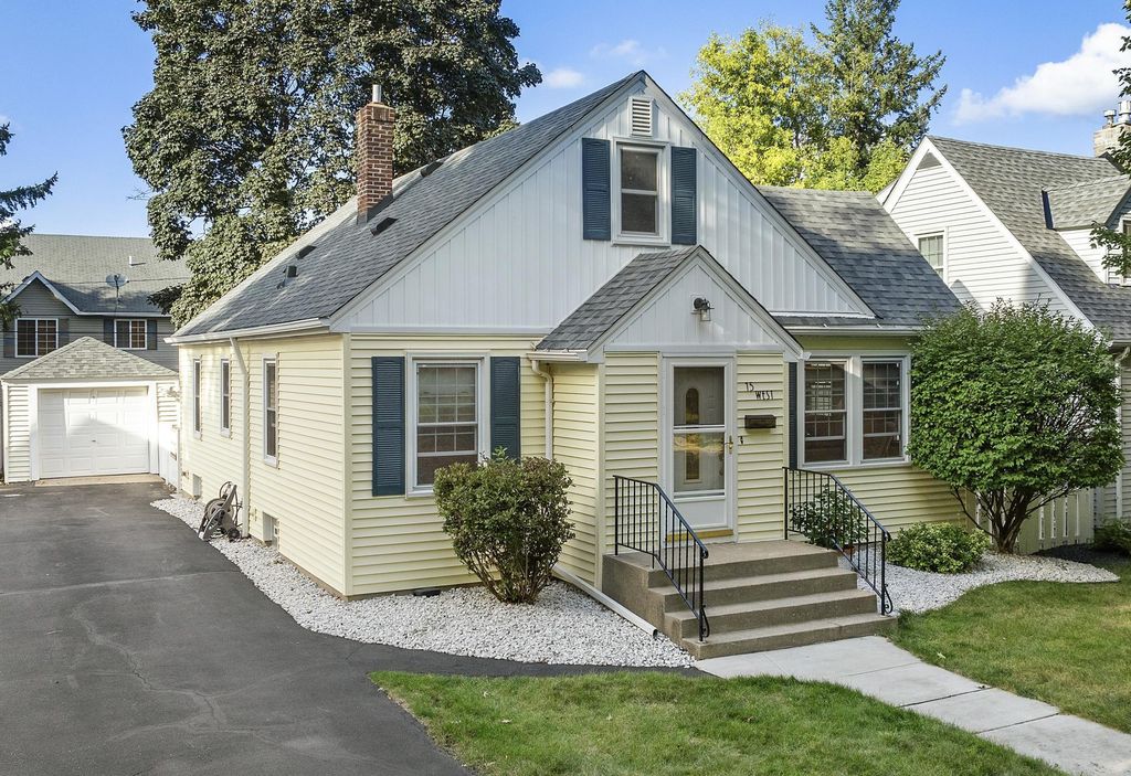 15 Belvidere Street W, Saint Paul, MN 55107
