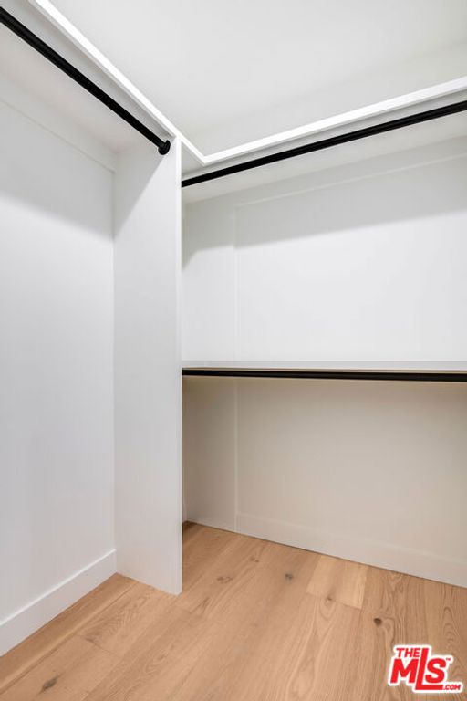 Image 25 of property listing at 5546 Marburn Avenue, Los Angeles, CA 90043