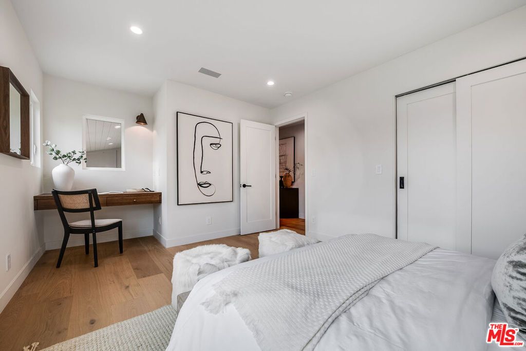 Image 28 of property listing at 5546 Marburn Avenue, Los Angeles, CA 90043