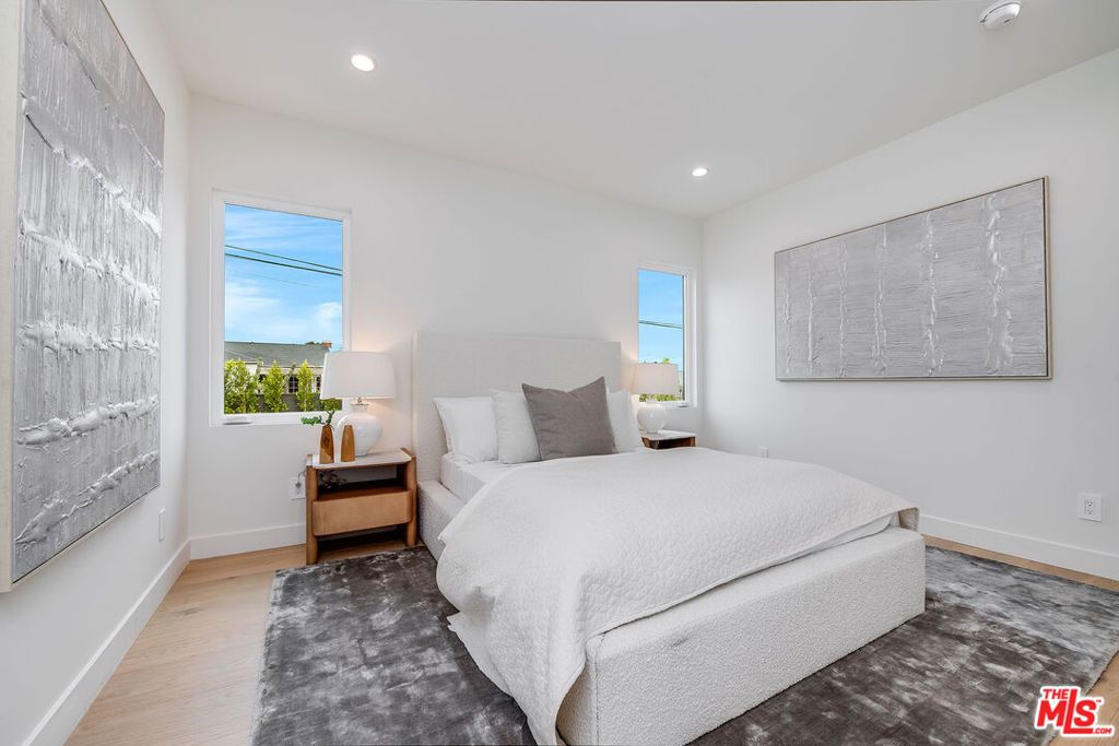 Image 29 of property listing at 5546 Marburn Avenue, Los Angeles, CA 90043