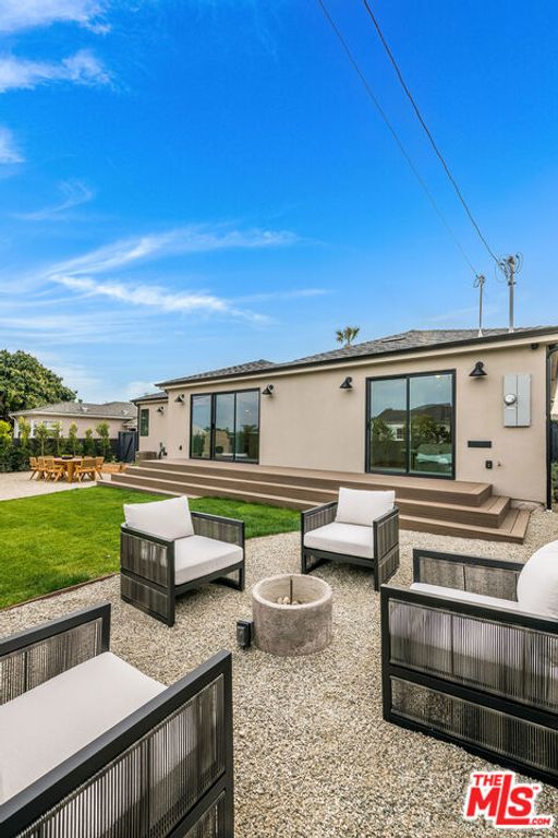 Image 37 of property listing at 5546 Marburn Avenue, Los Angeles, CA 90043