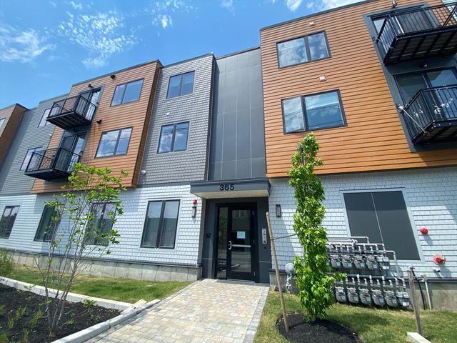 345 Pleasant St 1, Watertown, MA 02472