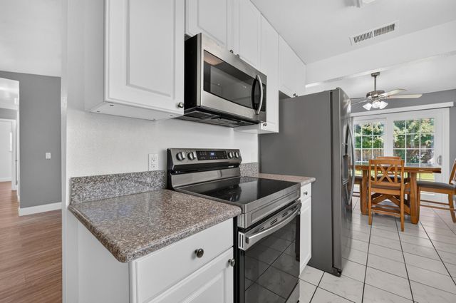 10951 Hirschfeld Way, Rancho Cordova, CA 95670