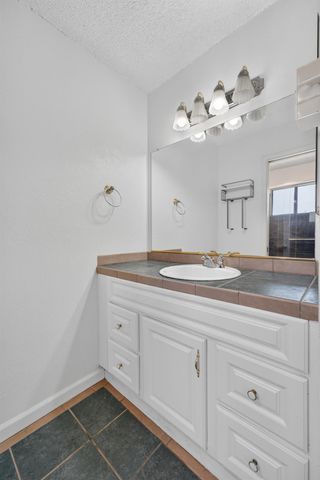 10951 Hirschfeld Way, Rancho Cordova, CA 95670