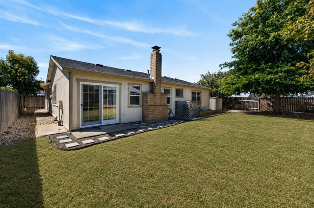10951 Hirschfeld Way, Rancho Cordova, CA 95670