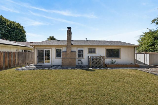 10951 Hirschfeld Way, Rancho Cordova, CA 95670