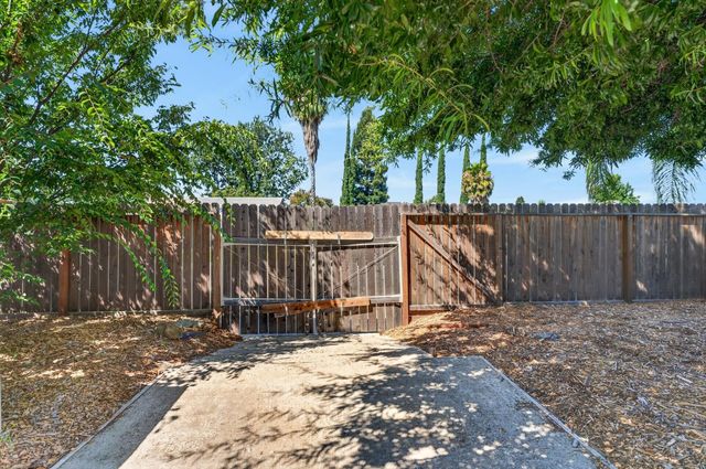 10951 Hirschfeld Way, Rancho Cordova, CA 95670