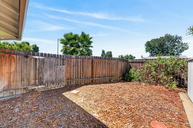 10951 Hirschfeld Way, Rancho Cordova, CA 95670