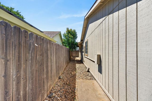10951 Hirschfeld Way, Rancho Cordova, CA 95670