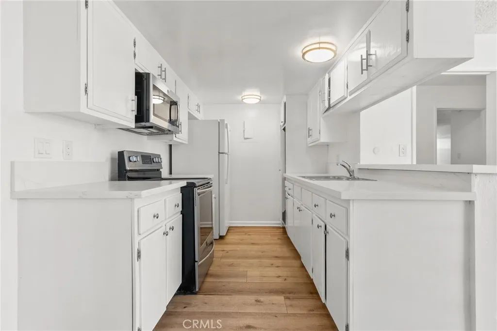 8649 Sunland Boulevard 5, Sun Valley, CA 91352
