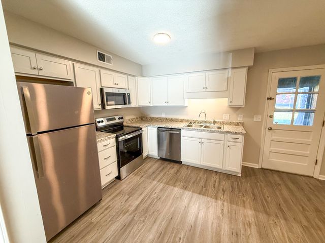 1403 Woodland St Apt B, Murfreesboro, TN 37129