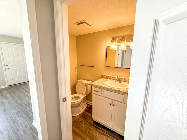1403 Woodland St Apt B, Murfreesboro, TN 37129