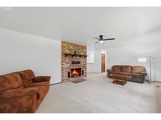 23757 Se SHADY VIEW Ln, Eagle Creek, OR 97022