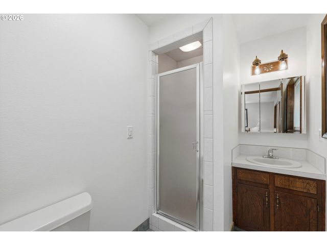 23757 Se SHADY VIEW Ln, Eagle Creek, OR 97022