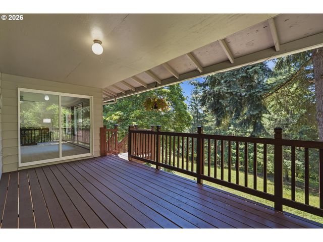 23757 Se SHADY VIEW Ln, Eagle Creek, OR 97022
