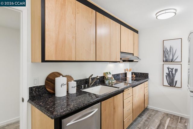 3945 Harrison Street 23, Oakland, CA 94611