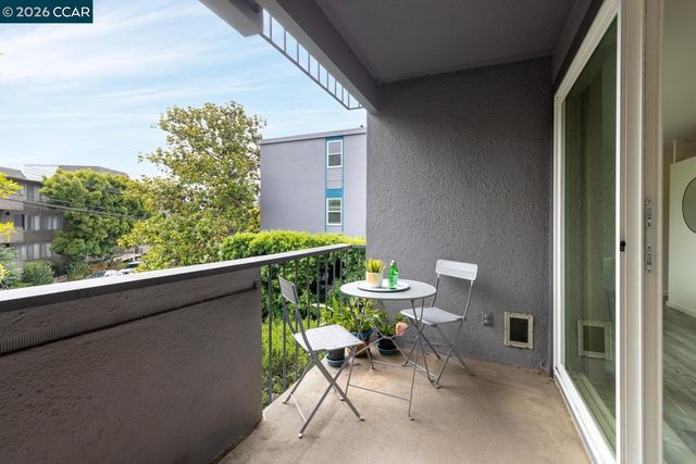 3945 Harrison Street 23, Oakland, CA 94611