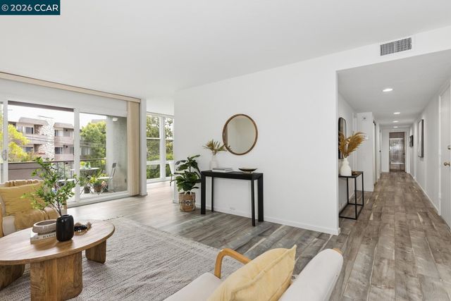 3945 Harrison Street 23, Oakland, CA 94611