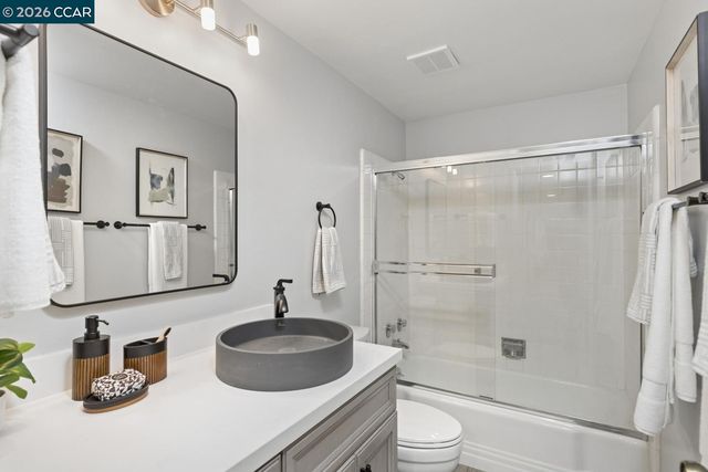 3945 Harrison Street 23, Oakland, CA 94611