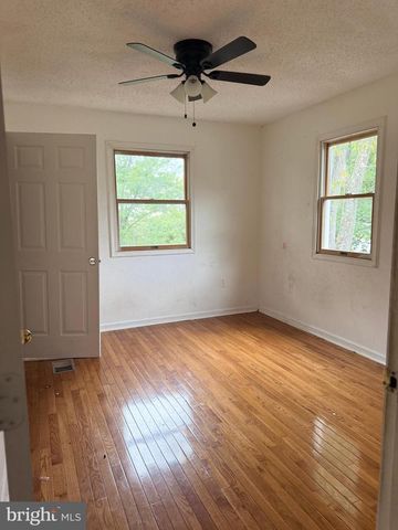 1 CARROLL DR, Stafford, VA 22554