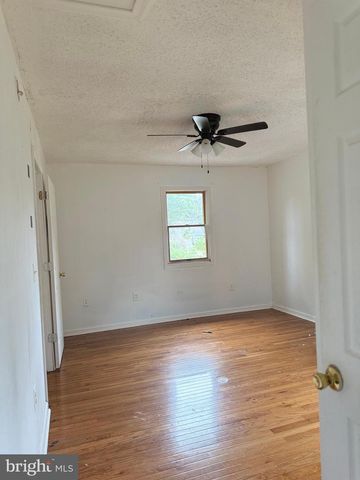 1 CARROLL DR, Stafford, VA 22554