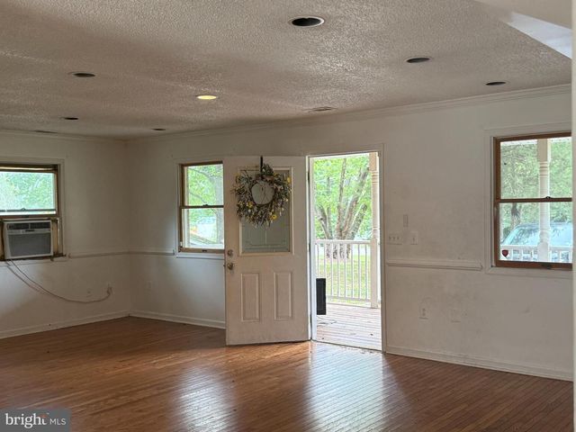 1 CARROLL DR, Stafford, VA 22554