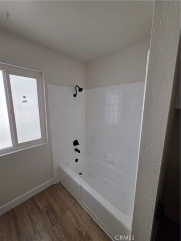 405 16th Street B, Huntington Beach, CA 92648