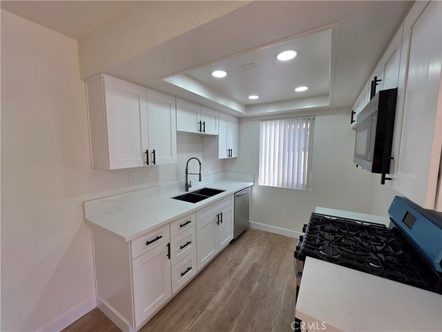405 16th Street B, Huntington Beach, CA 92648