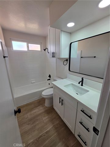 405 16th Street B, Huntington Beach, CA 92648