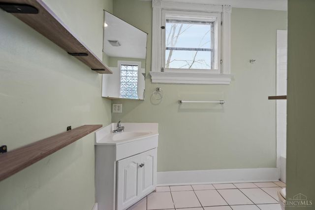 3711 Morris, Cincinnati, OH 45226