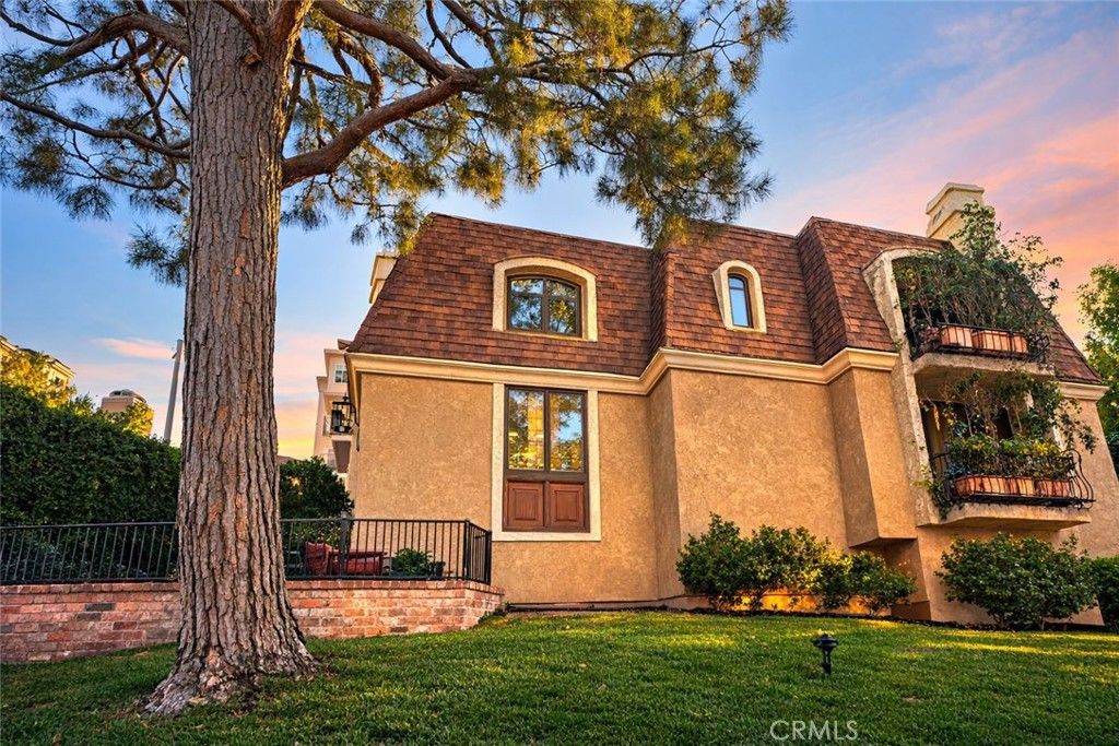 4370 W 8th, Los Angeles, CA 90005