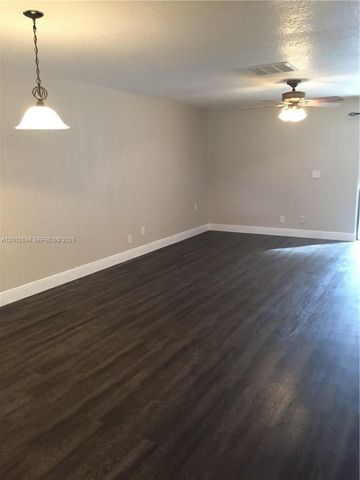 9810 NW 10th St 88, Pembroke Pines, FL 33024