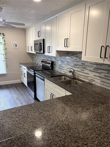 9810 NW 10th St 88, Pembroke Pines, FL 33024