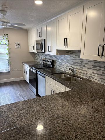 9810 NW 10th St 88, Pembroke Pines, FL 33024
