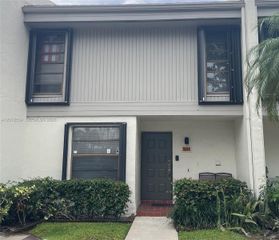 9810 NW 10th St 88, Pembroke Pines, FL 33024