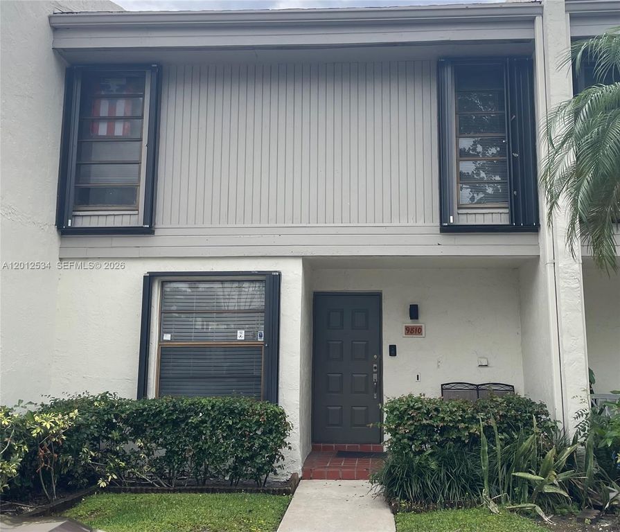 9810 NW 10th St 88, Pembroke Pines, FL 33024