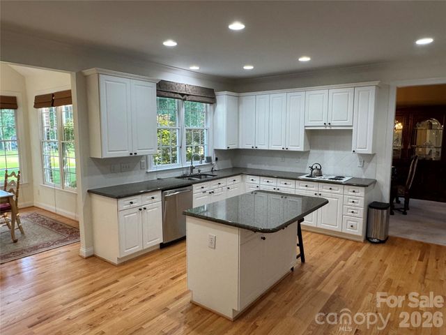 18324 Turnberry Court, Davidson, NC 28036