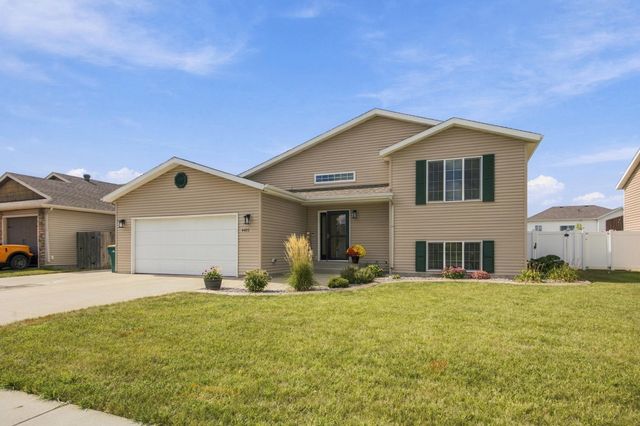 4422 10th Street W, West Fargo, ND 58078